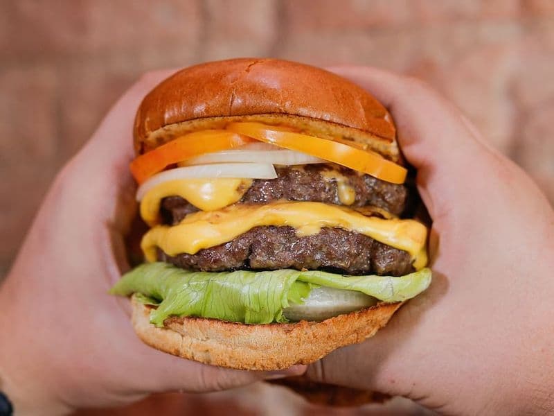 Bravo Double Cheese Salada